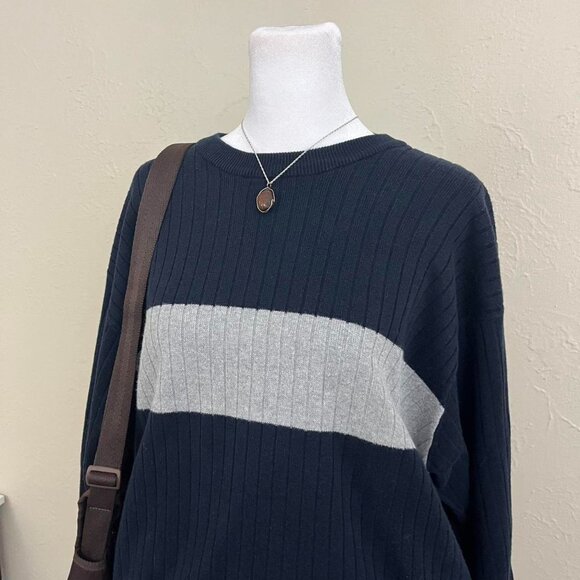 Navy blue 90s Gap oversized sweater with grey stripe detailing - Picture 3 of 7